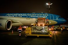 El avión de Aerolíneas ya está en vuelo camino a Argentina con las primeras vacunas rusas