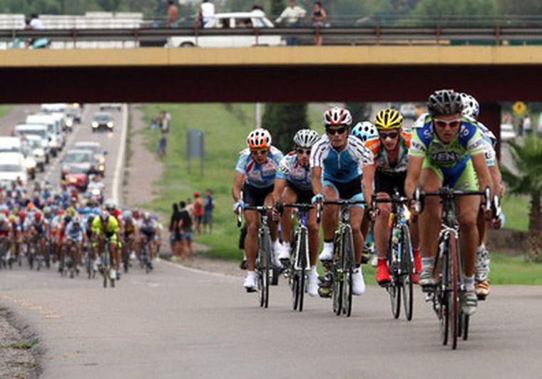 La Vuelta de Mendoza comienza a tomar color. En pocos días arrancará la edición XXXIII. Foto: Nacho Gaffuri/Mdz