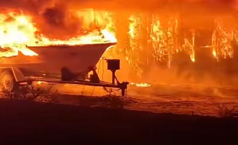 Fuerte incendio en El Carrizal: investigan si fue intencional. Fuerte incendio en El Carrizal: investigan si fue intencional.