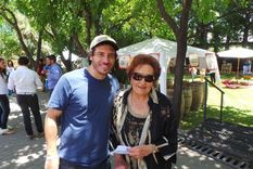 Sebastián Zuccardi junto a su abuela Emma. Sebastián Zuccardi junto a su abuela Emma.