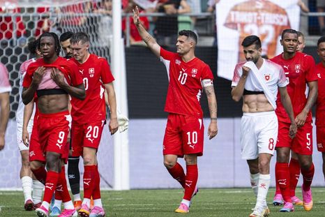 Jordania y una durísima derrota antes del Mundial: fue goleado 4-1 por Suiza en un amistoso. Jordania y una durísima derrota antes del Mundial: fue goleado 4-1 por Suiza en un amistoso.