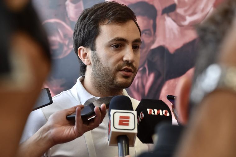 Stéfano Di Carlo es el candidato de Filosofía River, la lista oficialista. Stéfano Di Carlo es el candidato de Filosofía River, la lista oficialista.