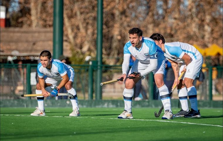 Mendoza debutó en el Argentino de Selecciones de hockey sobre césped. Mendoza debutó en el Argentino de Selecciones de hockey sobre césped.