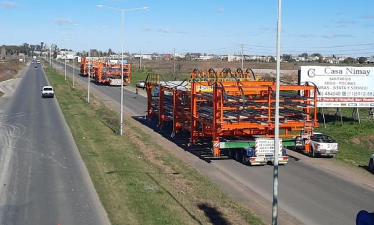 Las impresionantes estructuras ocupan dos carriles. Foto: AESA
