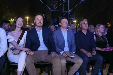 MDZol | Luis Petri junto a Omar De Marchi en la Vendimia de Luján. Foto: Twitter Sebastián Bragagnolo