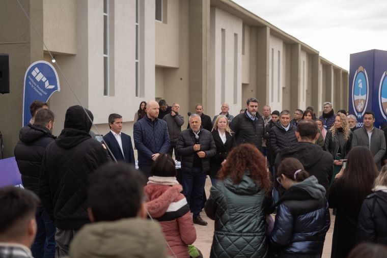 Alfredo Cornejo entregó viviendas del IPV en Luján de Cuyo. Alfredo Cornejo entregó viviendas del IPV en Luján de Cuyo.