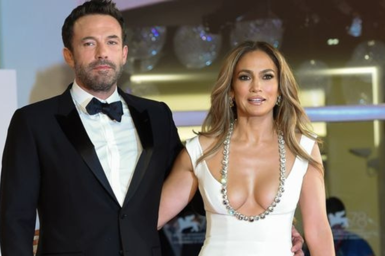 JENNIFER LÓPEZ Y BEN AFFLECK DECIDIERON VOLVER A CASARSE EN GEORGIA. LA CELEBRACIÓN CASI QUEDÓ ARRUINADA POR UN ACCIDENTE.