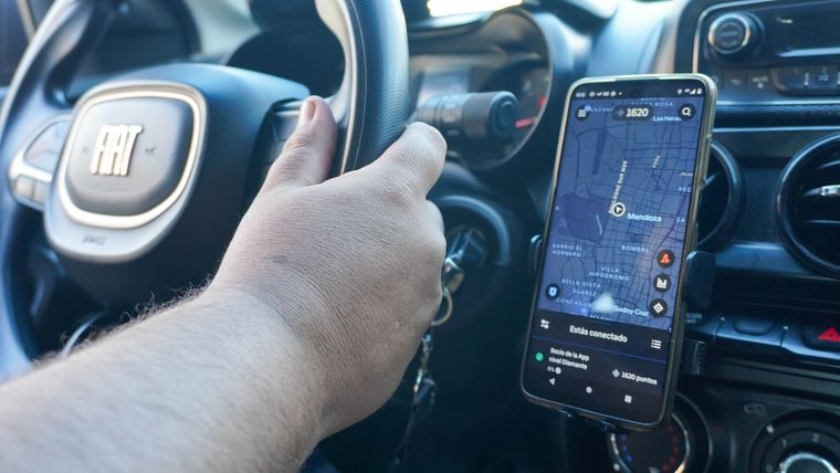 El lado B de las plataformas en Mendoza: Entre la inseguridad, el algoritmo y el silencio.