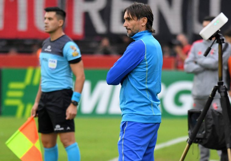 Diego Martínez y su análisis del partido ante la Lepra. Foto: FotoBaires