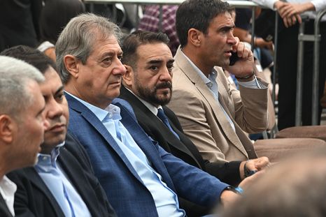 Intendentes podrían dictar sus cartas orgánicas con una reforma de la Constitución. Intendentes podrían dictar sus cartas orgánicas con una reforma de la Constitución.