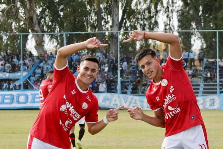 Huracán Las Heras pisó fuerte en cancha de Gutiérrez y se impuso 1-0. Foto: Prensa HLH