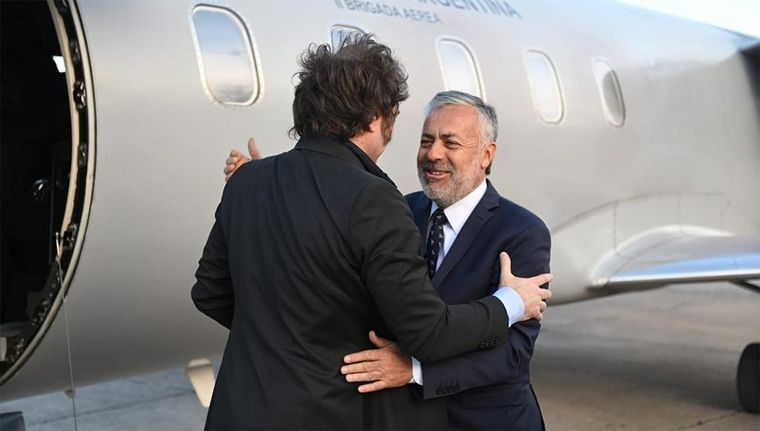 Javier Milei junto a Alfredo Cornejo. Foto: Gobierno de Mendoza