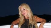 La actriz volvió a ser centro de un escándalo, esta vez de nivel internacional, al ser vinculada románticamente con el famoso cantante español. La actriz volvió a ser centro de un escándalo, esta vez de nivel internacional, al ser vinculada románticamente con el famoso cantante español.