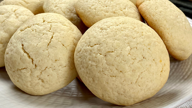 Muchas versiones de esta receta incluyen azúcar impalpable. Muchas versiones de esta receta incluyen azúcar impalpable.