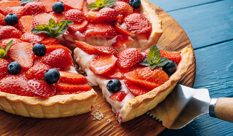 Deleita tus sentidos con nuestra tarta de frutos rojos y nata Foto: Shutterstock