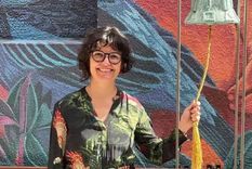 Tatiana Andia decidió tomarse su cáncer como una oportunidad de celebrar la vida y el duelo acompañada de su gente querida. Foto: BBC