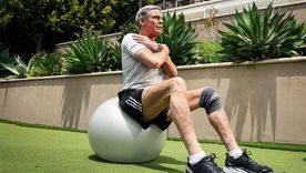 No solo el ejercicio aeróbico es positivo, también lo es el entrenamiento de fuerza y equilibrio. No solo el ejercicio aeróbico es positivo, también lo es el entrenamiento de fuerza y equilibrio.