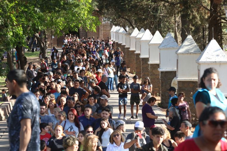 Este viernes por la tarde se realizó el tradicional Vía Crucis Foto: Archivo MDZ