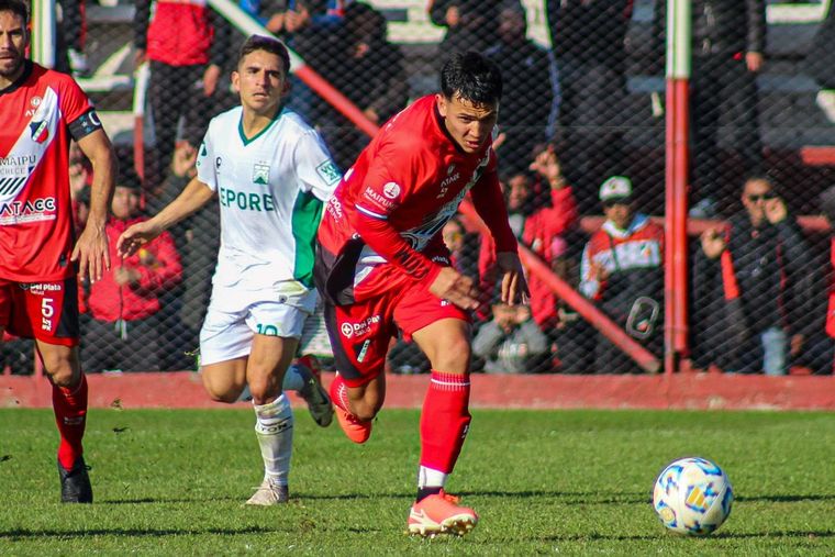 Deportivo Maipú venció a Ferro en el Omar Higinio Sperdutti.