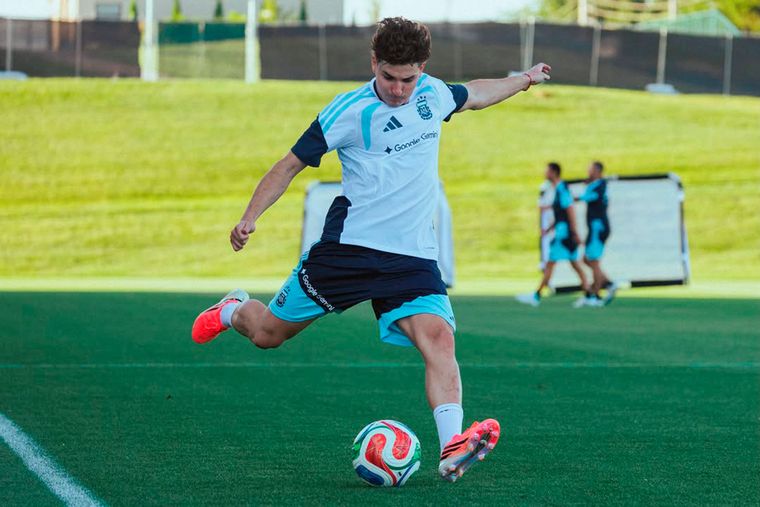 Julián Álvarez llega con lo justo al Mundial.
