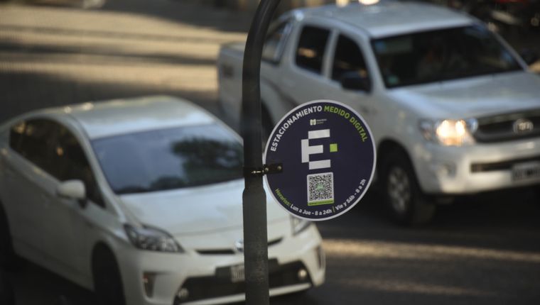 Los municipios mendocinos&nbsp; han acelerado su transición digital con nuevos sistemas de estacionamiento medido.
