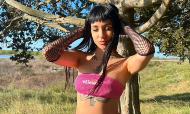 María Becerra, apuntada por haberle robado el novio a una modelo. Una influencer acusó a la cantante de haberse metido en su relación.