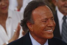 Foto: https://tn.com.ar/sociedad/2021/09/23/julio-iglesias-cumple-78-anos-algunas-curiosidades-sobre-el-cantante-que-vendio-mas-discos-en-la-historia/