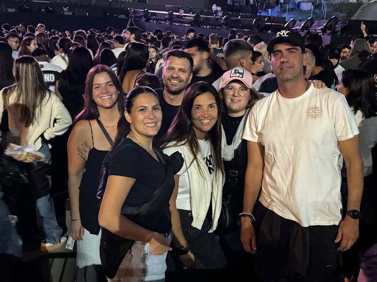 No te pierdas la crónica de lo que fue el recital y la galería de fotos, al final de la nota.