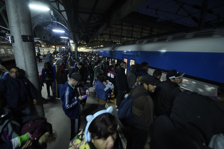 La Fraternidad. El martes habrá una nueva medida de fuerza en los trenes del AMBA Foto: Juan Mateo Aberastain/MDZ