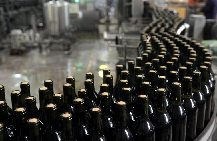 Las bodegas están sufriendo la falta de botellas de vidrio