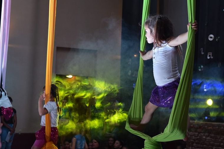 La pequeña practicaba en su habitación y su cuello quedó atrapado entre las telas Foto: tortugas.gob.ar