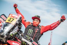 kevin benavides se consagra en arabia con un historico triunfo kevin benavides se consagra en arabia con un historico triunfo