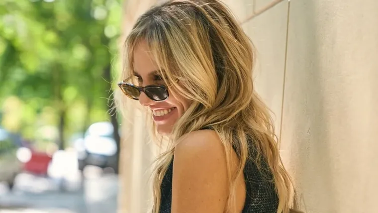 Mirá el look de Mariana Fabbiani. Mirá el look de Mariana Fabbiani.