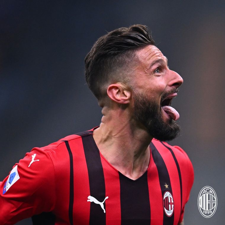 El francés anotó un doblete en tres minutos y le dio los tres puntos a su equipo. Foto: @acmilan