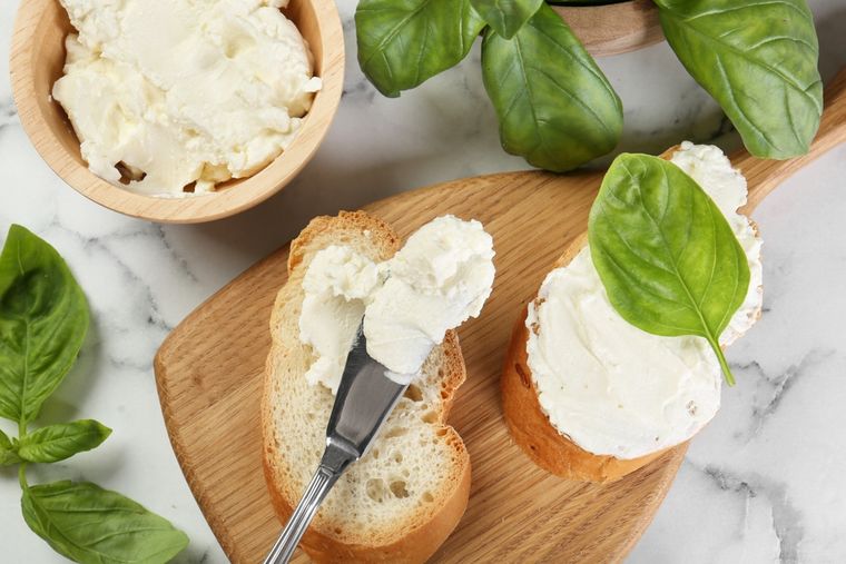 Transforma tus postres y panes con esta receta de queso crema.