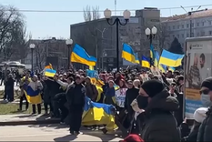 Los residentes de Jersón han realizado protestas continuas contra la ocupación rusa Foto: PA MEDIA