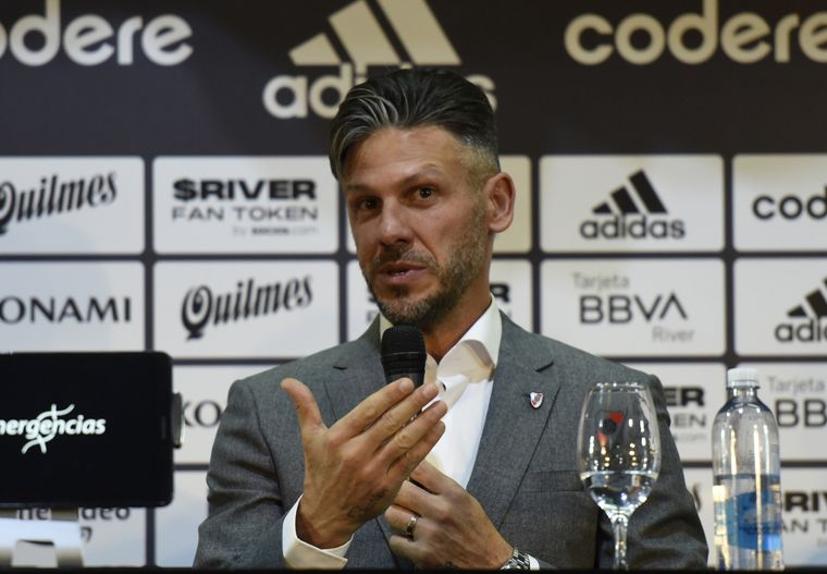 Martín Demichelis El entrenador de River no contará con 6 jugadores para la pretemporada. Foto: EFE
