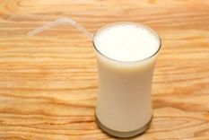 Este licuado natural aportará las proteínas necesarias para tu cuerpo. Foto: Shutterstock
