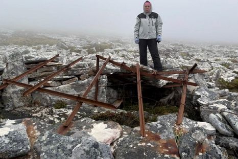 Daysi Rendo Gadea en el Monte Tumbledown, una de las zonas de combate en las Islas Malvinas. Daysi Rendo Gadea en el Monte Tumbledown, una de las zonas de combate en las Islas Malvinas.