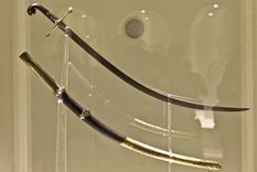 La Justicia rechazó suspender el traslado del sable corvo de San Martín a Granaderos, pero ordenó informes y mantuvo abierta la investigación judicial de fondo.