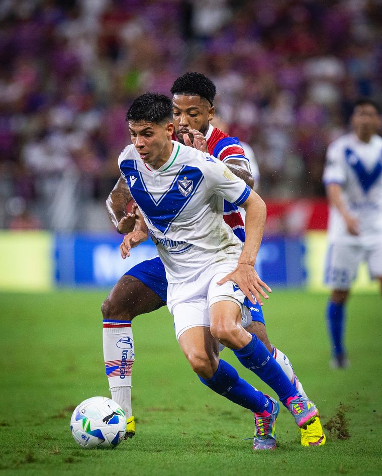 Tomás Galván jugó 27 partidos en Vélez, en los que marcó 4 goles y dio una asistencia. Tomás Galván jugó 27 partidos en Vélez, en los que marcó 4 goles y dio una asistencia.