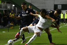 Banfield e Independiente igualaron sin goles en unos ásperos 22 minutos. Foto: Fotobaires Banfield e Independiente igualaron sin goles en unos ásperos 22 minutos. Foto: Fotobaires