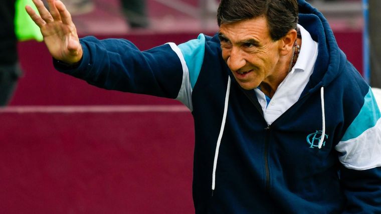 Gustavo Costas palpitó el duelo frente a Peñarol. Gustavo Costas palpitó el duelo frente a Peñarol.