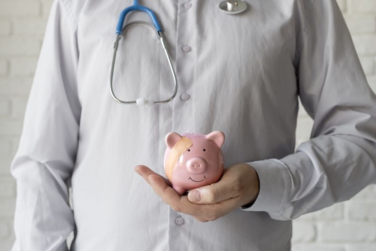 Se multiplican los reclamos en las redes sociales contra una prepaga por no congelar sus cuotas mensuales Foto: Freepik