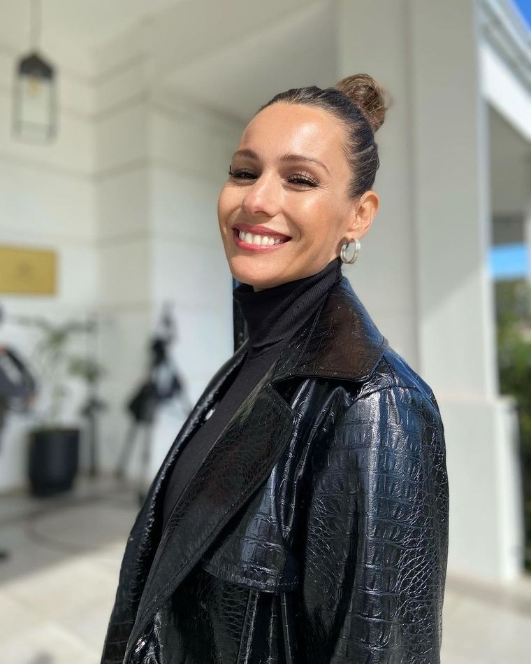 Pampita nos deja ver sus maravillosos looks con chaquetas de todo tipo Foto: Instagram