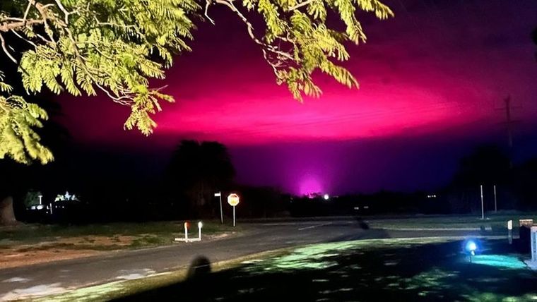 Los lugareños de la ciudad de Mildura estaban confundidos por un resplandor rosado en el cielo Foto: NIKEA CHAMPION