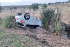 El jugador de Godoy Cruz sufrió un vuelco a la altura de San Luis Foto: X @juegolibreradio El jugador de Godoy Cruz sufrió un vuelco a la altura de San Luis Foto: X @juegolibreradio
