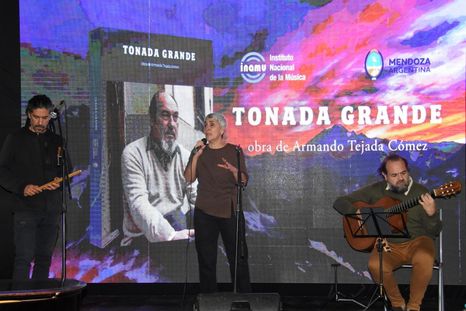 Patricia Cangemi durante la presentación del libro Tonada grande. Patricia Cangemi durante la presentación del libro Tonada grande.