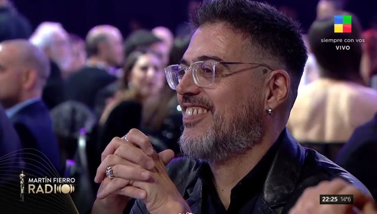 El apellido del periodista se volvió tendencia en X. Foto: Captura de pantalla Youtube América TV.