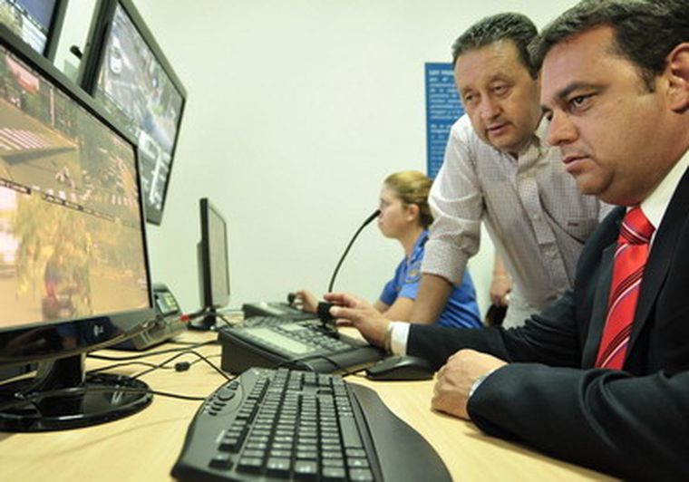 El gobernador instruyó a su ministro dónde y cuándo hacer foco. Foto: Gentileza Gobierno
